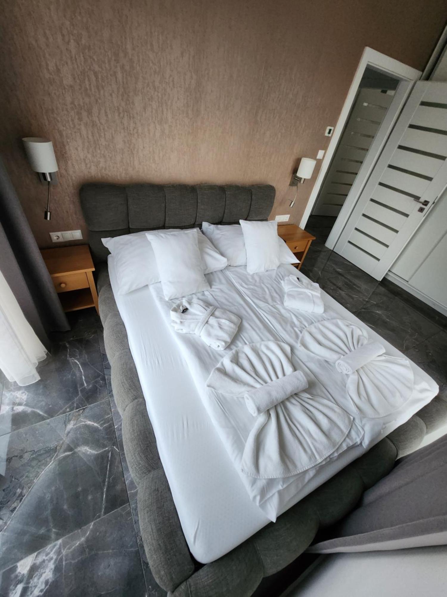 Flavius Spa Residence ヘーヴィーズ エクステリア 写真